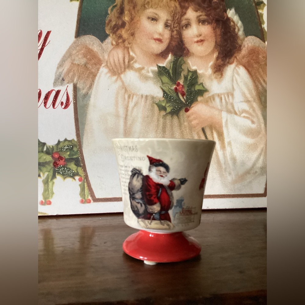 Yankee Candle Tealight Holder: Olde World Father Christmas motif.